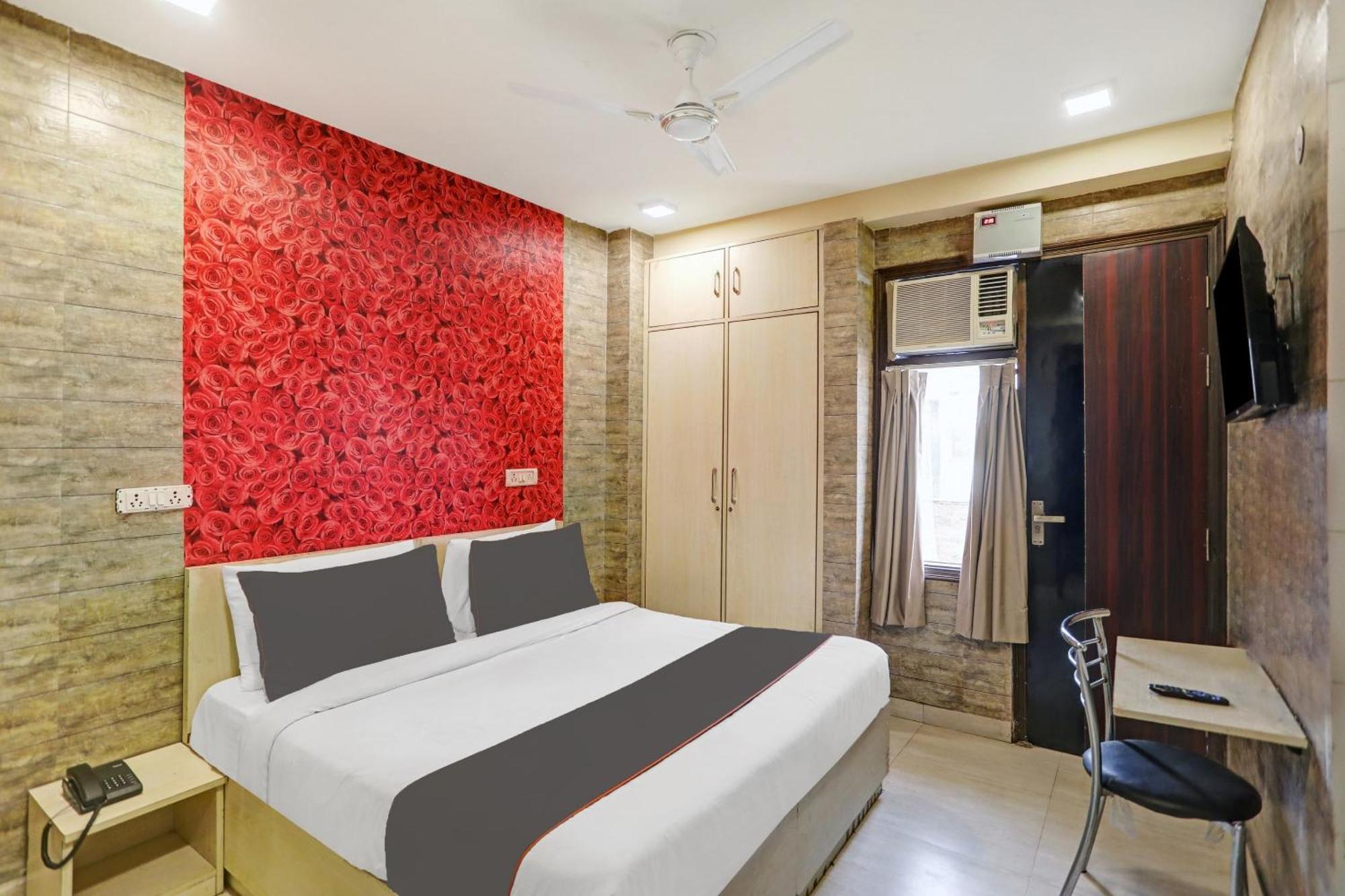 Hotel Collection O Model Town Metro View Neu-Delhi Exterior foto