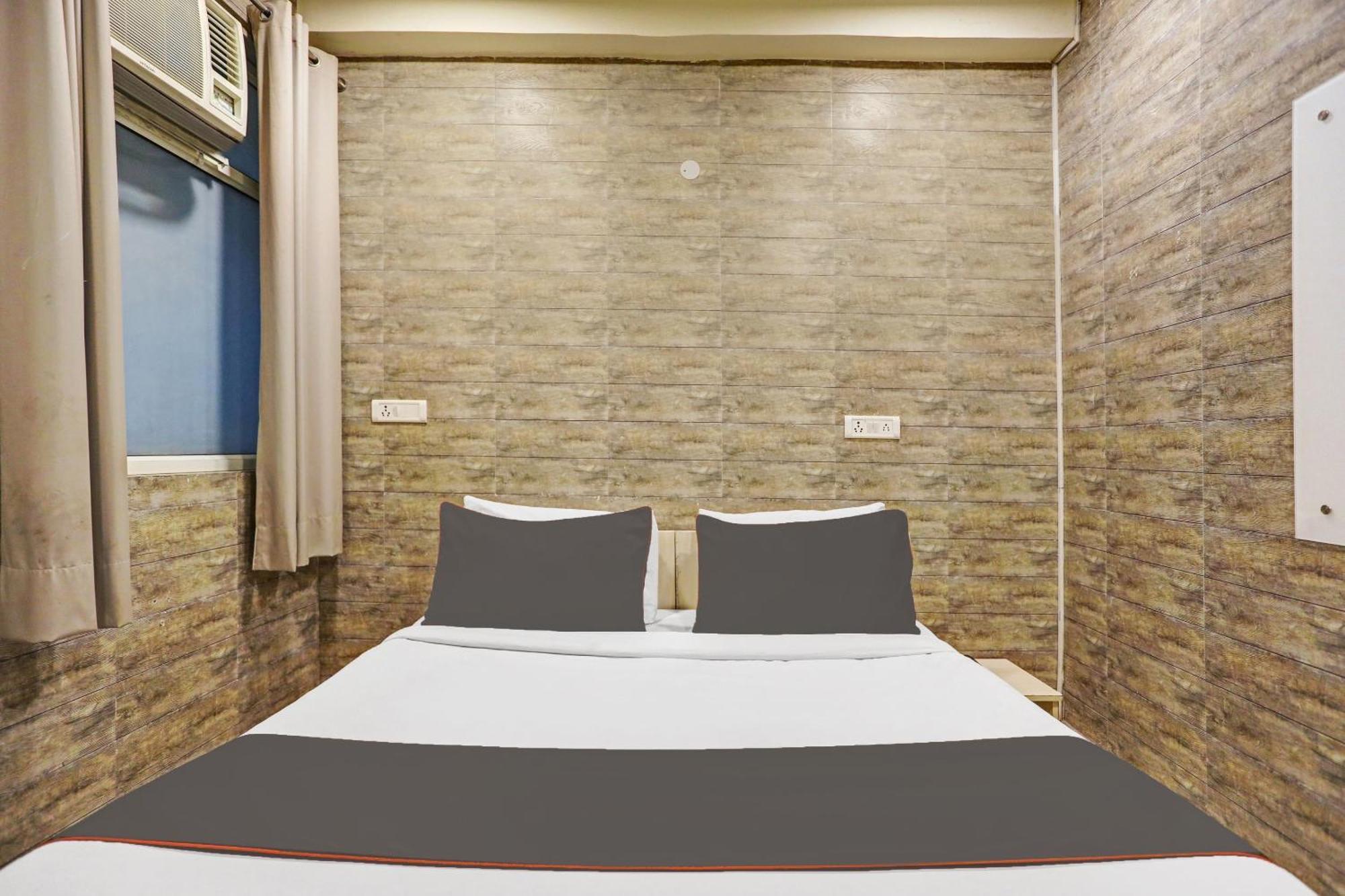 Hotel Collection O Model Town Metro View Neu-Delhi Exterior foto